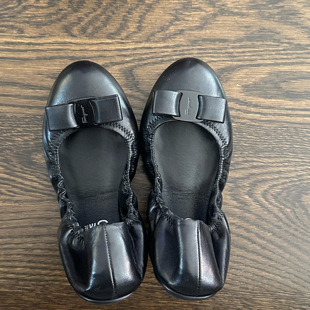 Ferragamo Black Ballet Flats Foldable Flats size 9.5